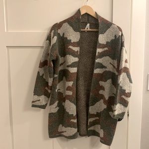 Camo cardigan XS. Fits great.